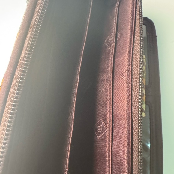 Vera Bradley Turn Lock Wallet Heirloom Paisley - Retired Pattern RFID - Picture 5 of 11